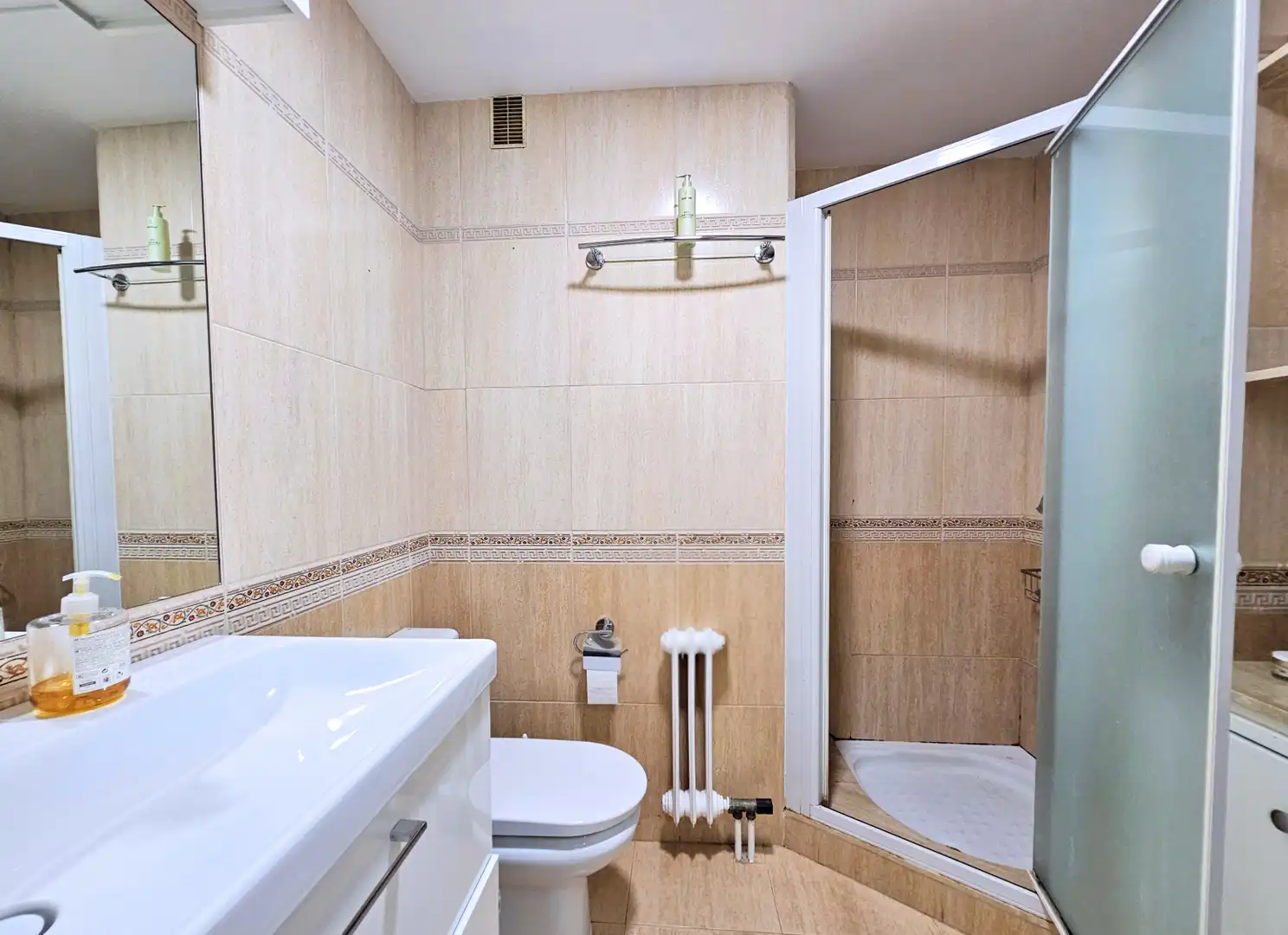 Bathroom of Flat for sale in Cartagena  with Parquet flooring
