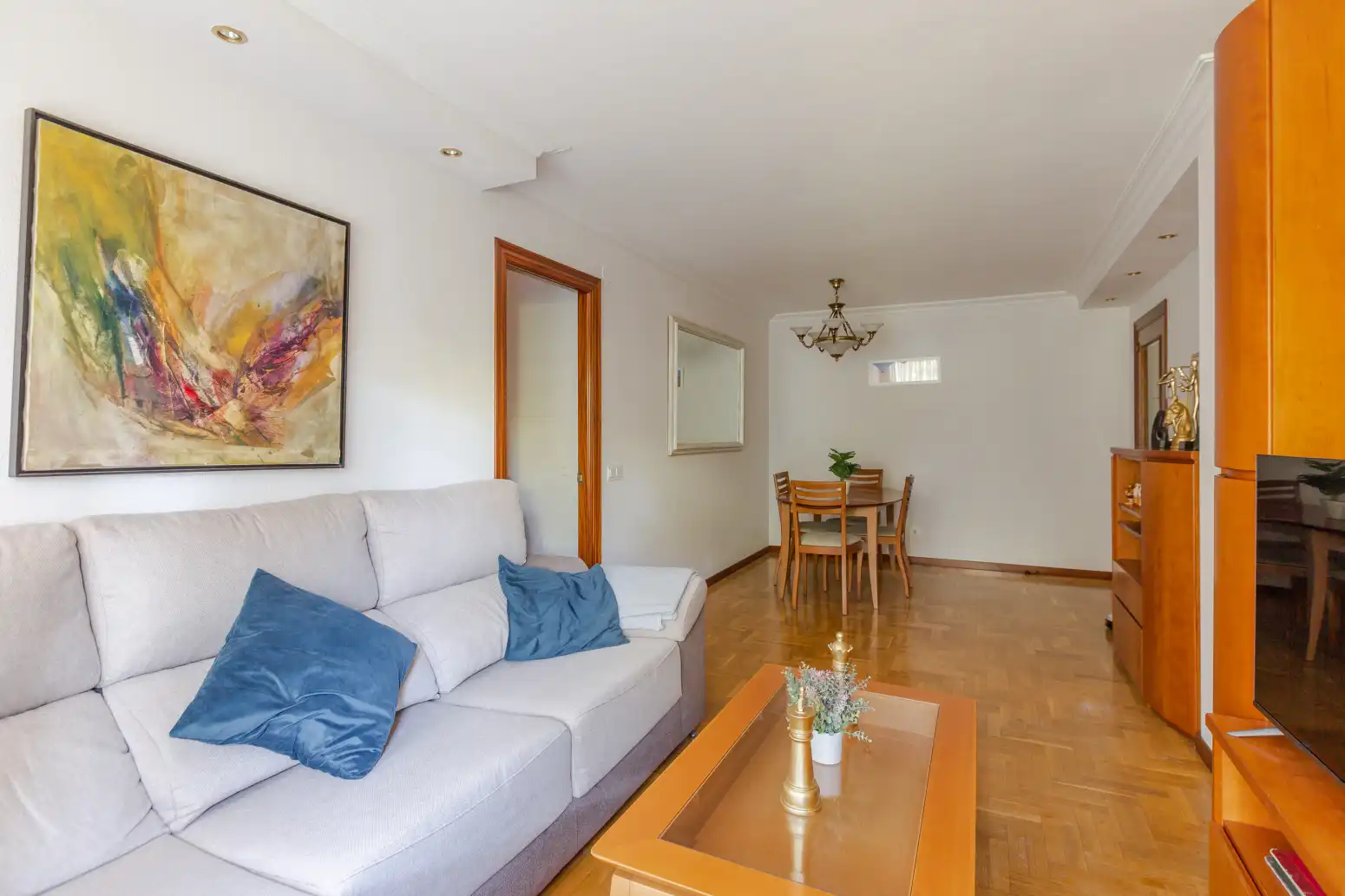 Sala de estar de Piso en venta en  Pamplona / Iruña con Calefacción, Parquet y Terraza