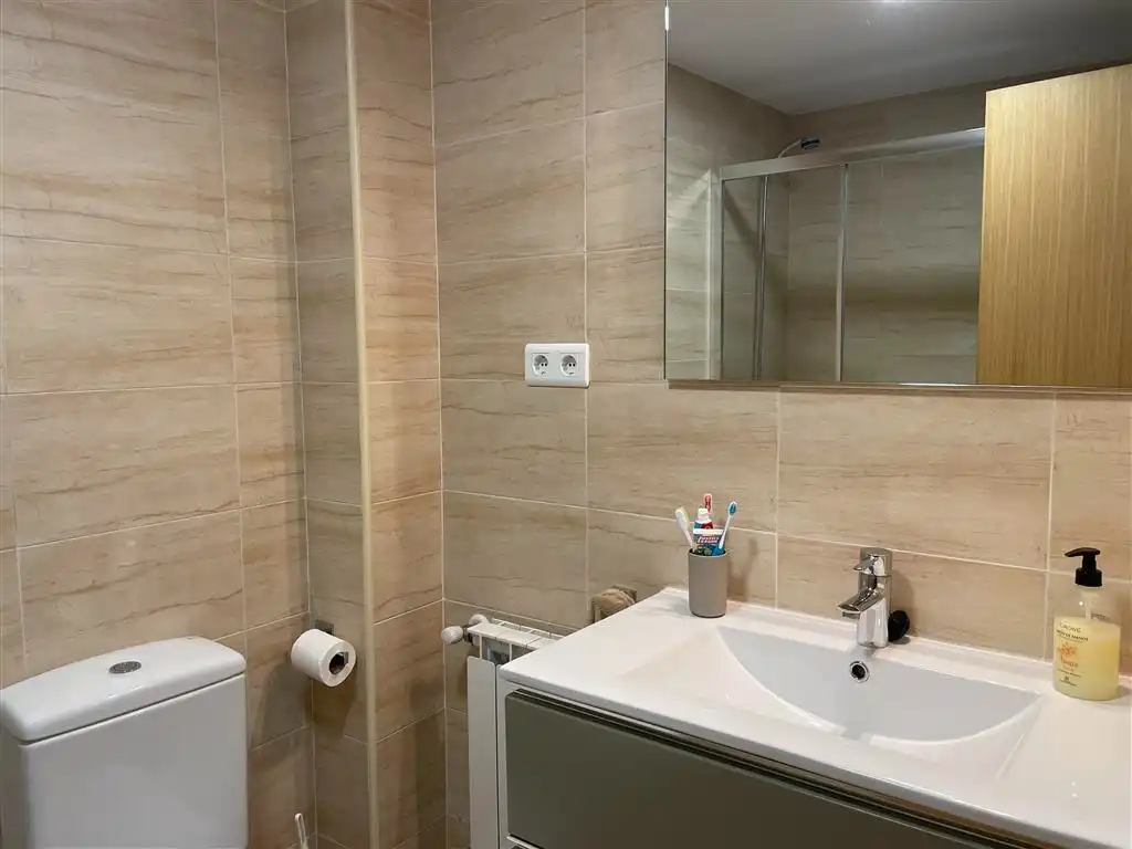 Badezimmer von Wohnung zum Verkauf in San Vicente de la Barquera mit Heizung, Abstellraum und Möbliert