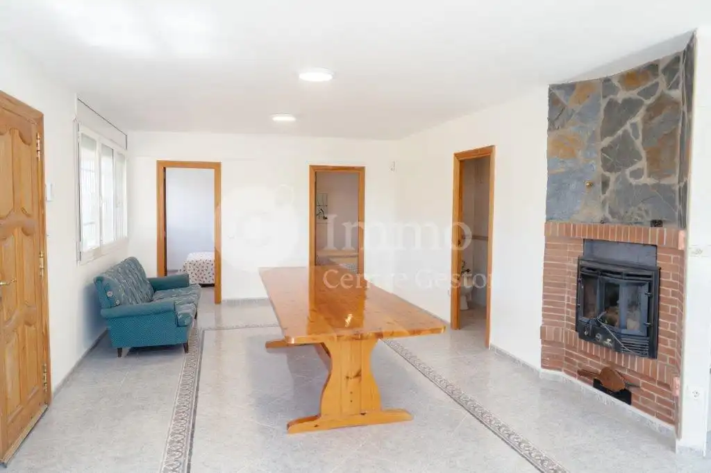 Sala d'estar de Finca rústica en venda en Almenar amb Moblat