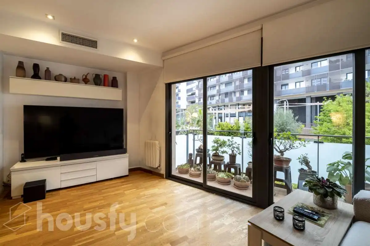 Sala de estar de Casa o chalet en venta en Barcelona con Aire acondicionado, Calefacción y Jardín privado