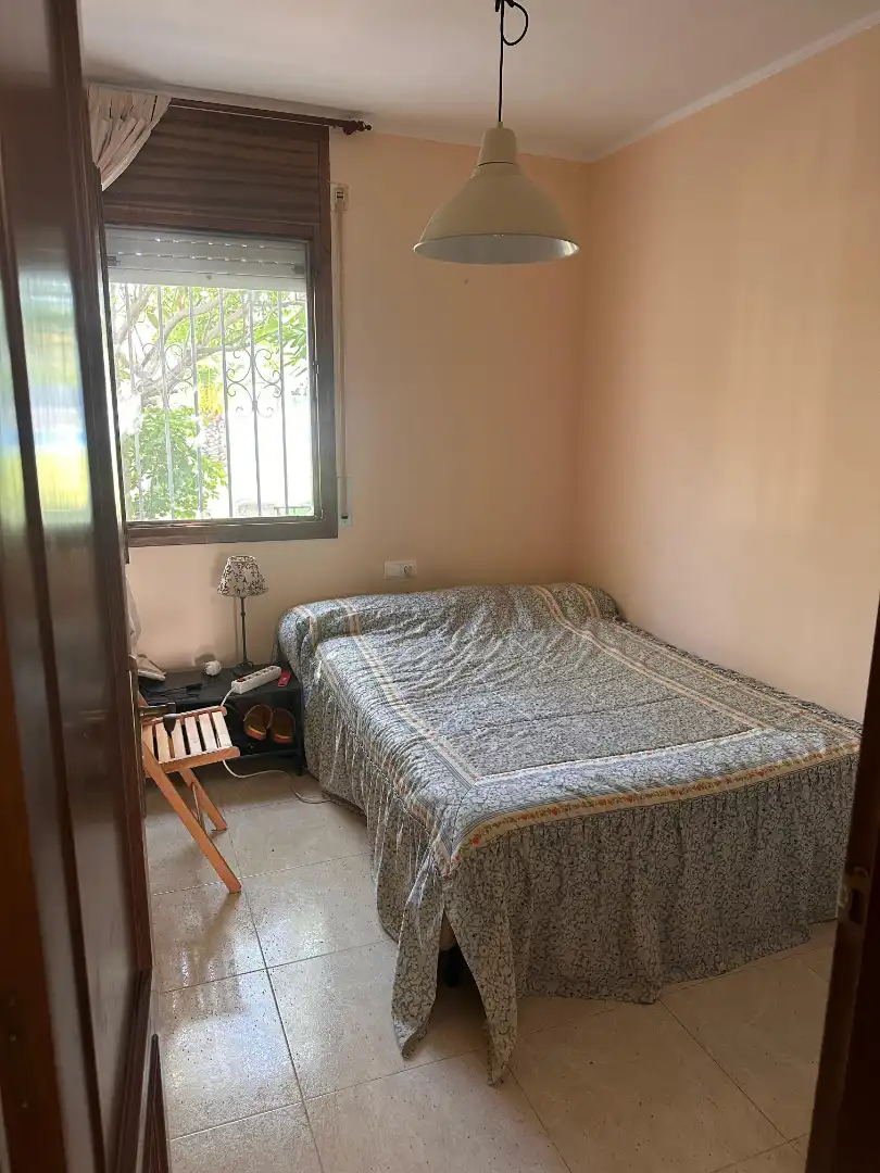 Schlafzimmer von Einfamilien-Reihenhaus zum Verkauf in Mont-roig del Camp mit Klimaanlage, Heizung und Privatgarten