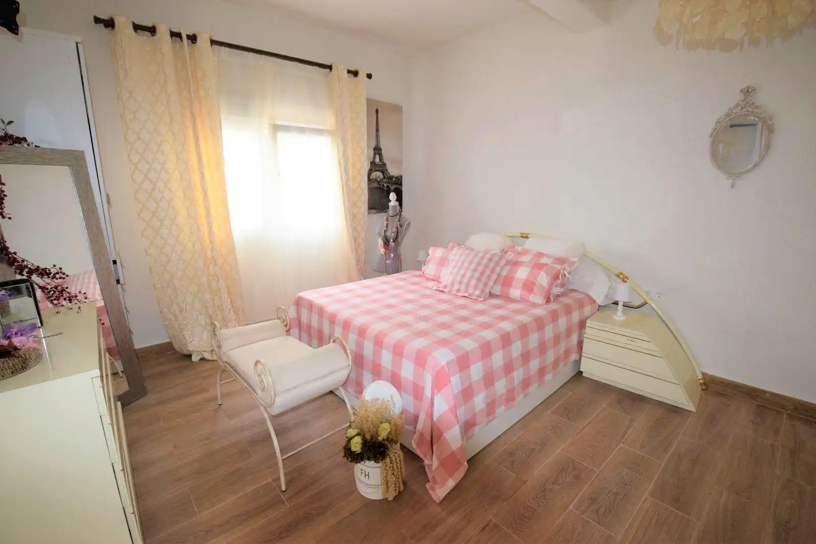 Dormitori de Casa o xalet en venda en Daya Vieja amb Jardí privat, Terrassa i Piscina