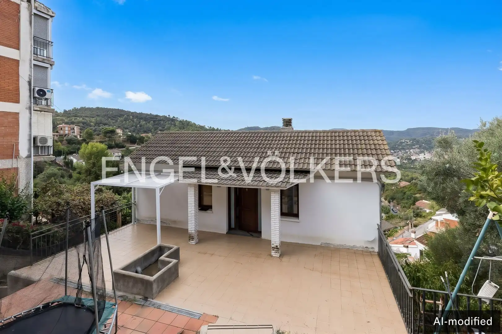 Casa amb terrassa en venda a Torrelles de Llobregat