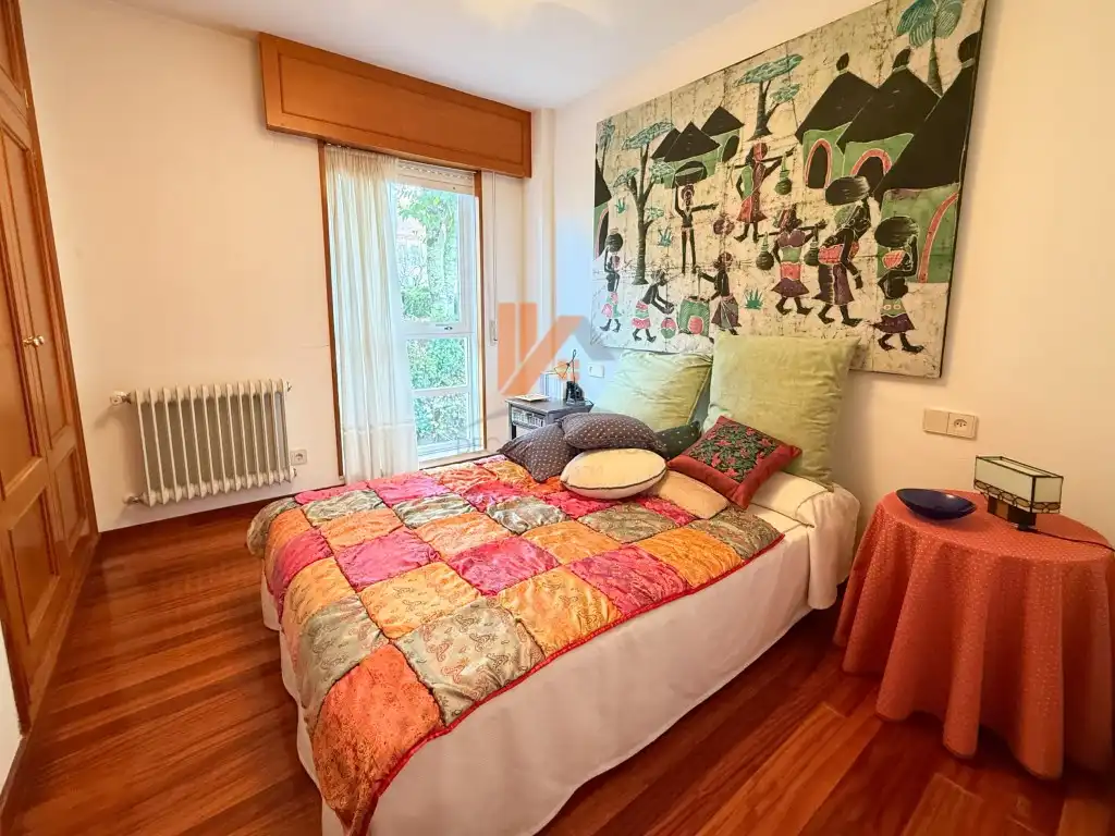 Habitación de Casa adosada en venta en Brión con Jardín privado, Terraza y Piscina