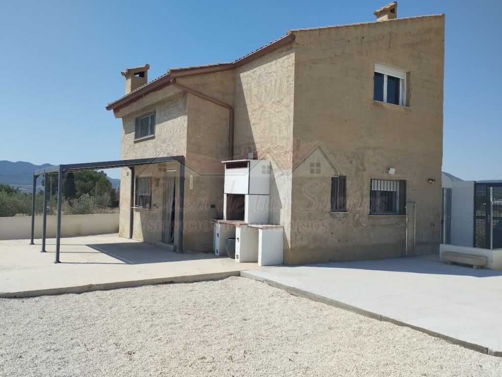 Außenansicht von Country house zum verkauf in Salinas