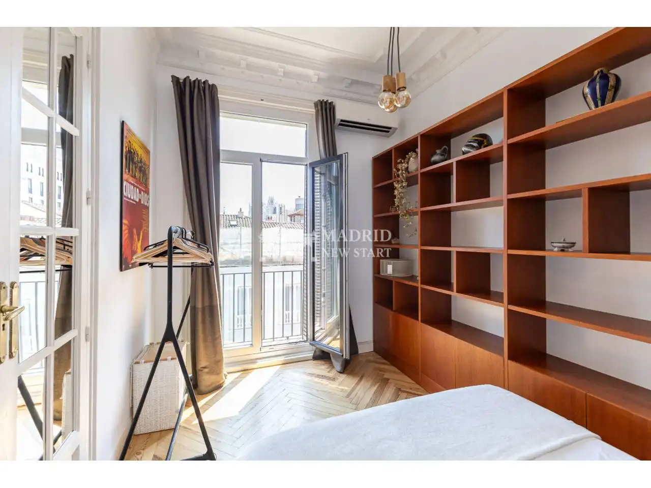 Bedroom of Flat for rent in Madrid  with Air Conditioner, Heating and Parquet flooring