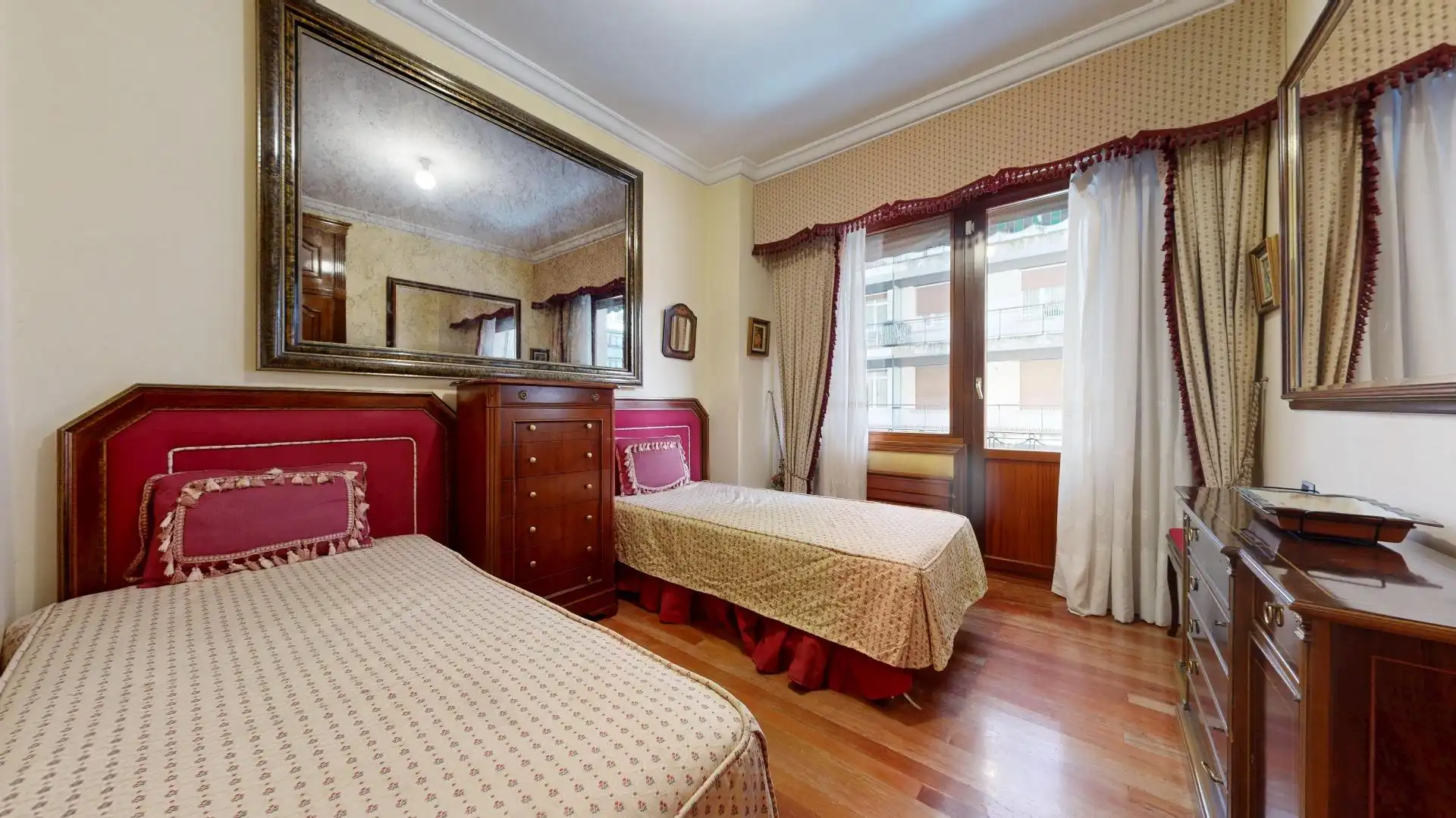 Bedroom of Flat for sale in Bilbao   with Heating, Terrace and Balcony