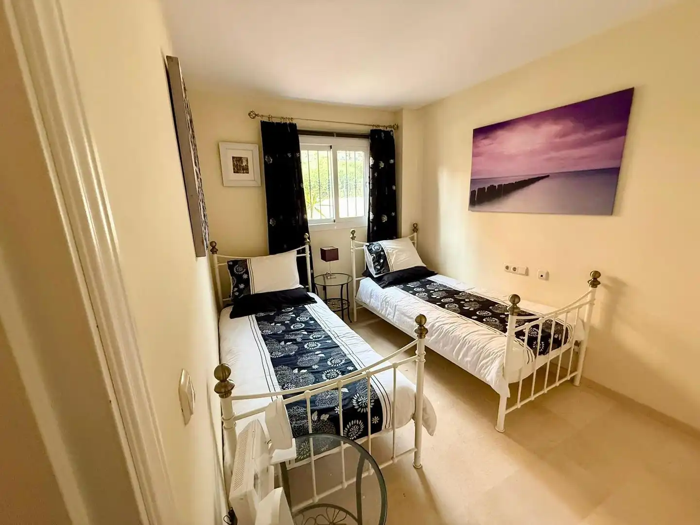 Schlafzimmer von Wohnungen zum Verkauf in Marbella mit Klimaanlage, Terrasse und Schwimmbad