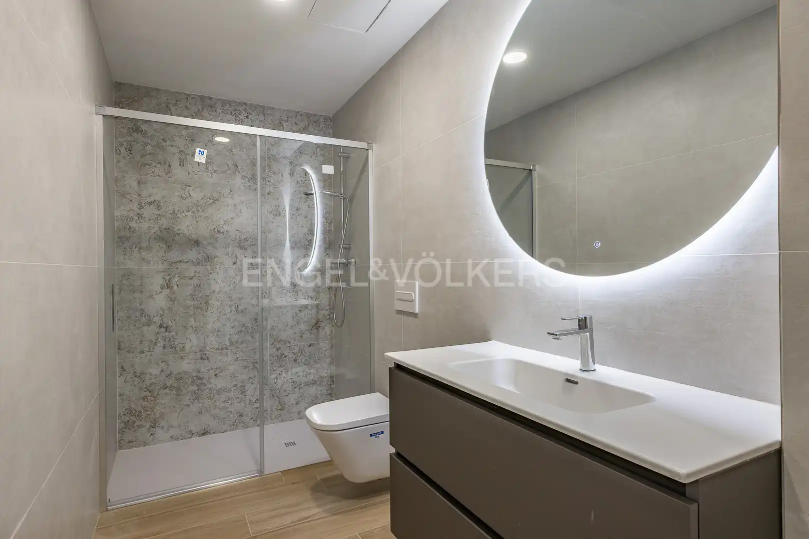 Bathroom of Houses for rent in Sant Esteve Sesrovires  with Air Conditioner, Heating and Private garden