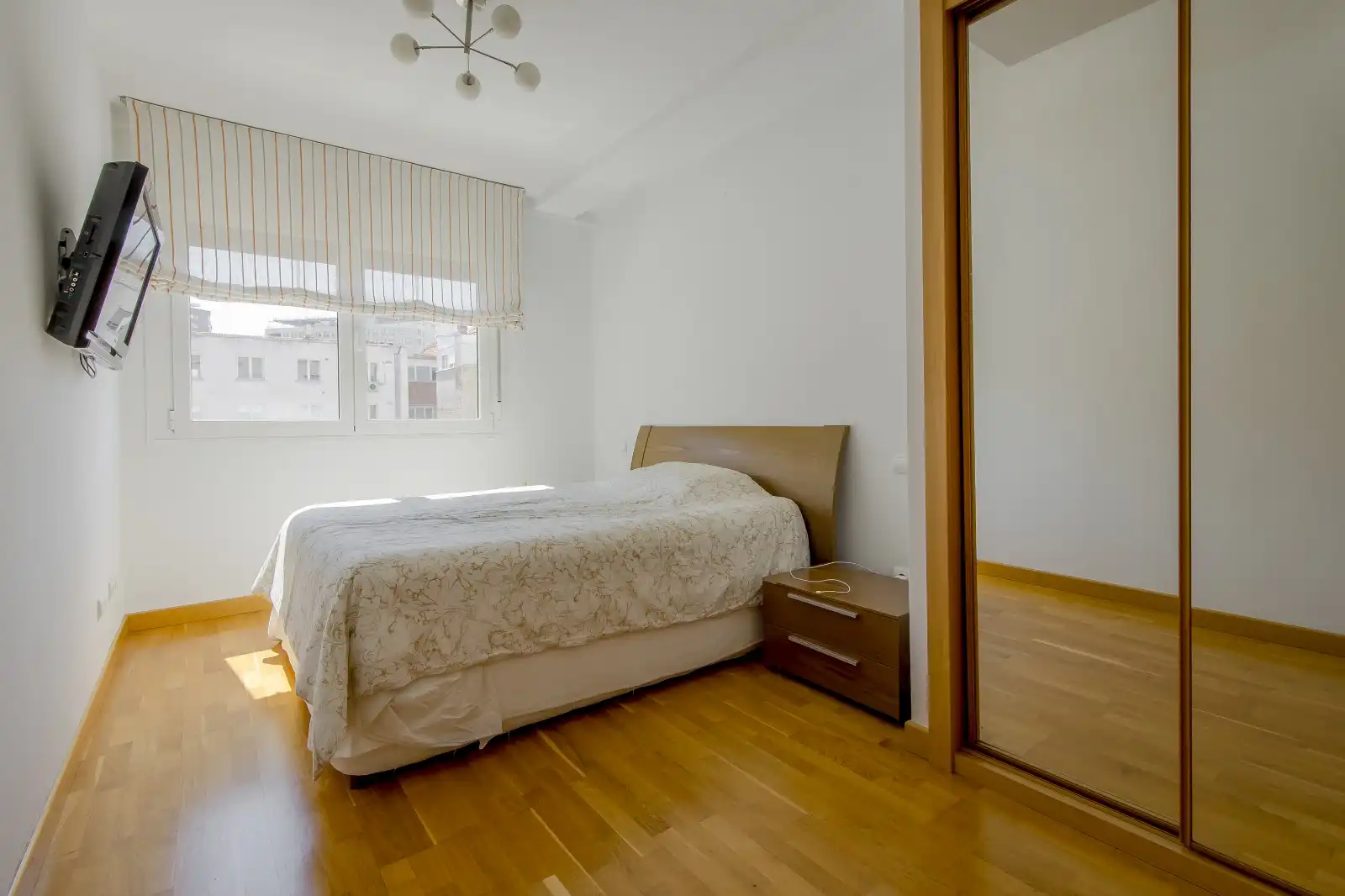 Bedroom of Flat for rent in Madrid  with Air Conditioner, Heating and Storage room