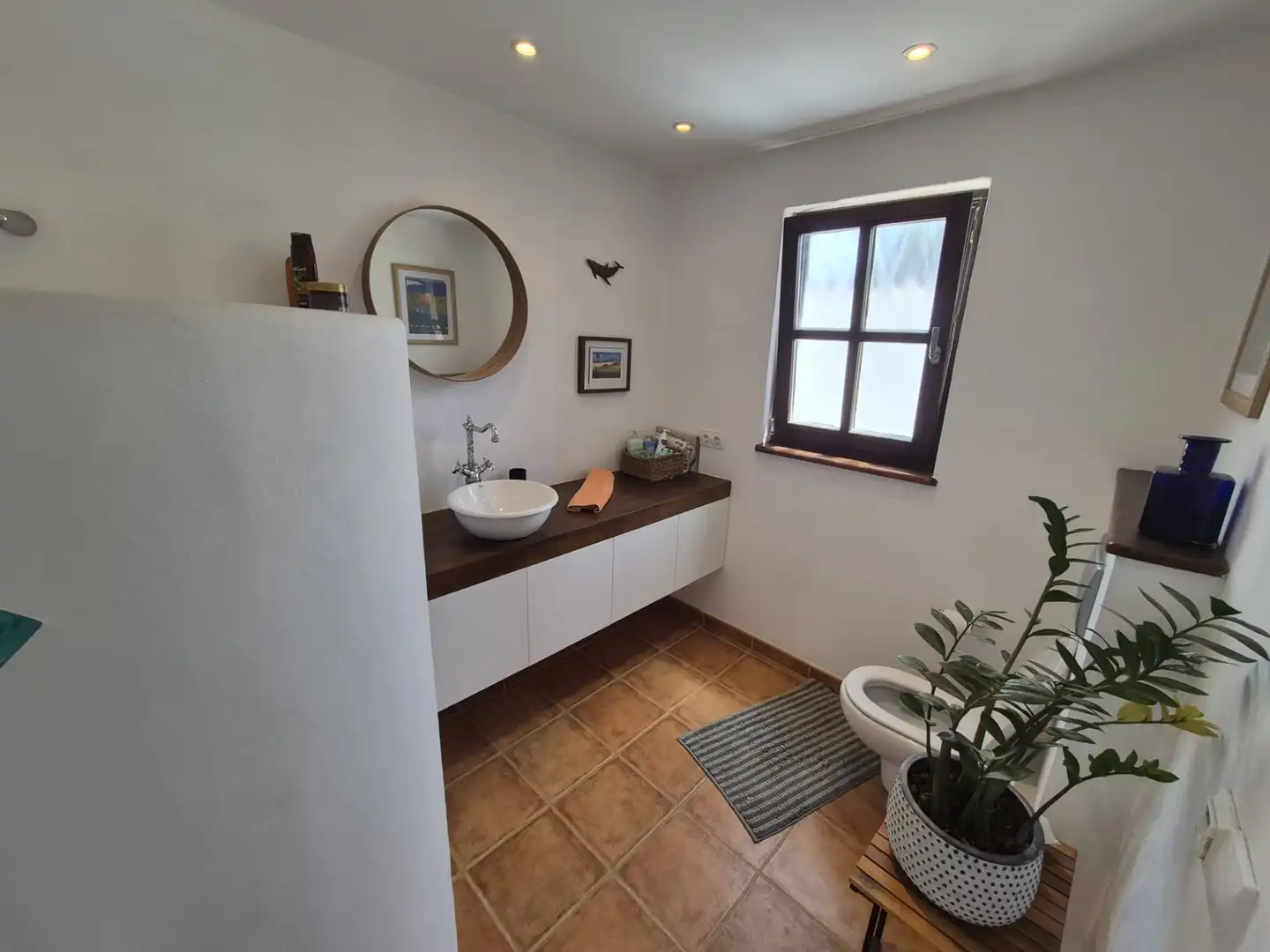 Bany de Casa o xalet en venda en San Bartolomé amb Aire condicionat, Jardí privat i Terrassa