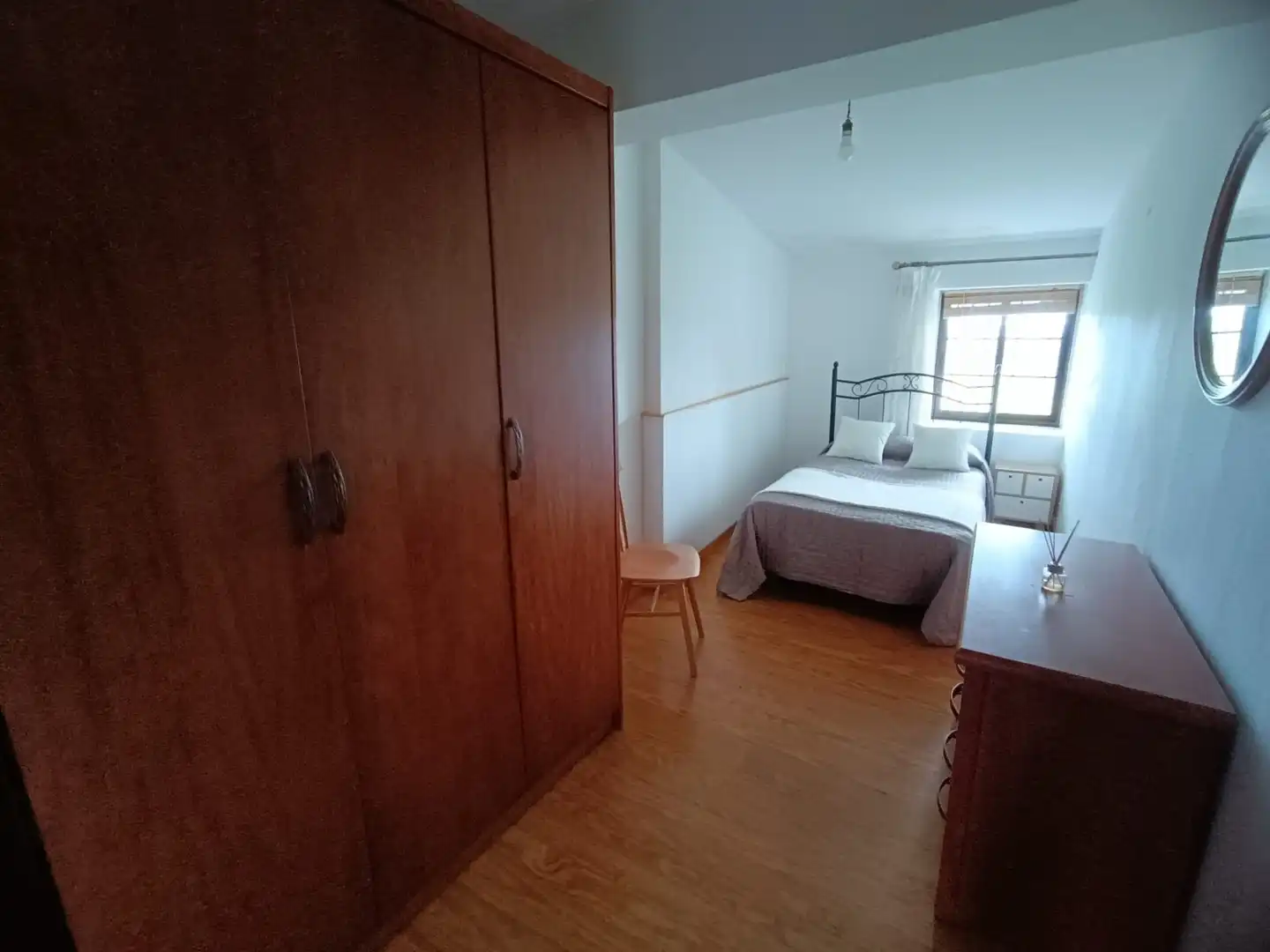 Schlafzimmer von Einfamilien-Reihenhaus zum Verkauf in Valdáliga mit Heizung, Abstellraum und Balkon