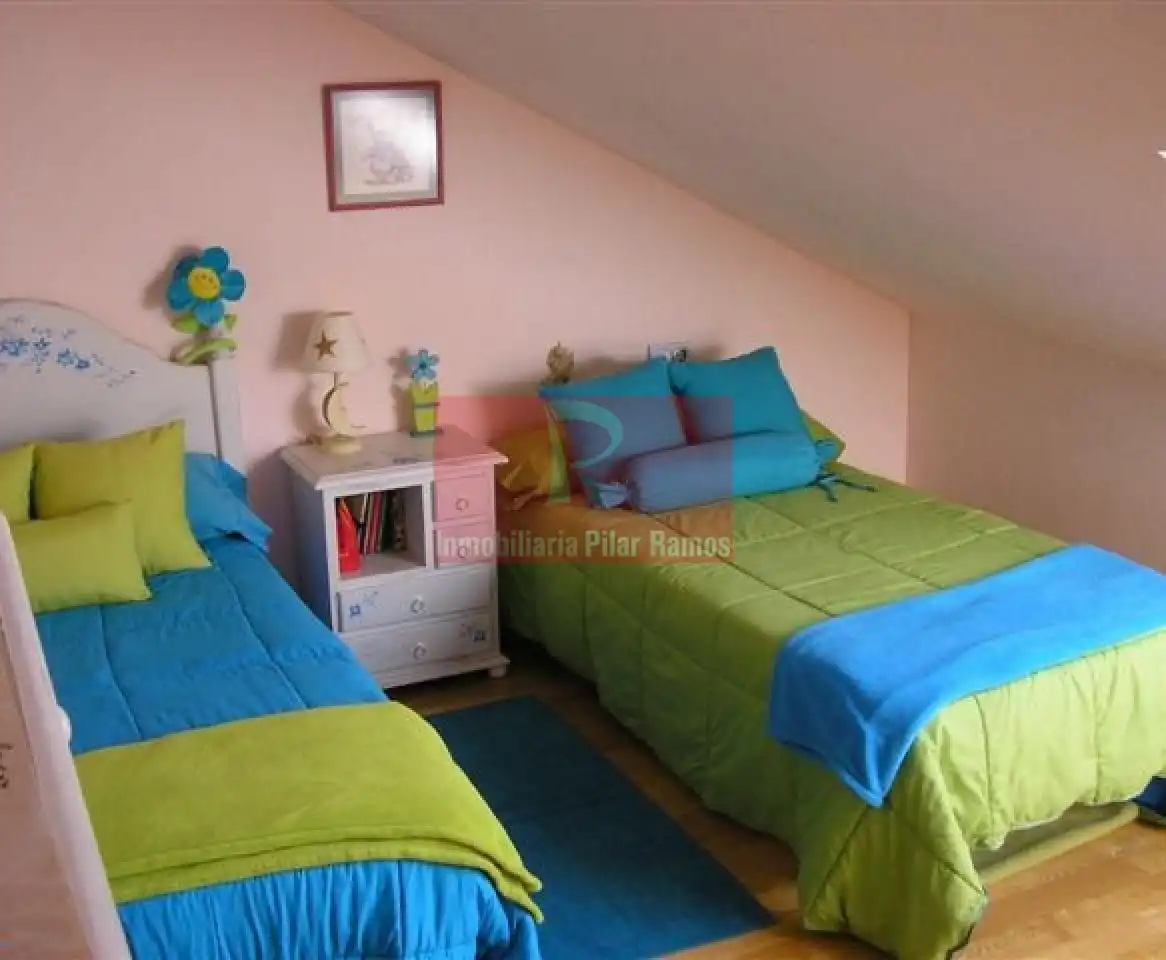 Habitación de Dúplex en venta en Valencia de Don Juan con Parquet, Terraza y Trastero