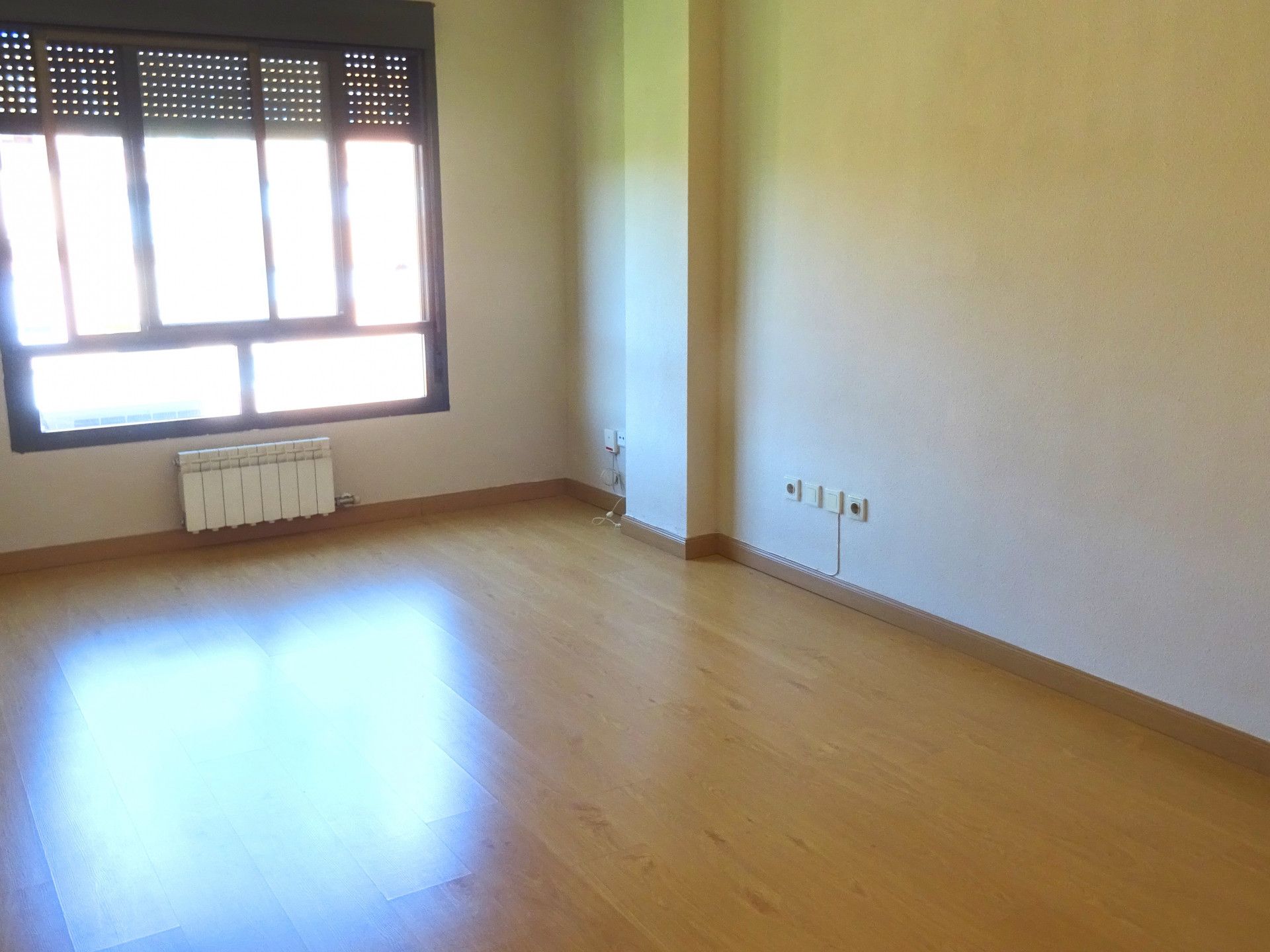 Habitación de Piso de alquiler en Tres Cantos con Calefacción y Piscina