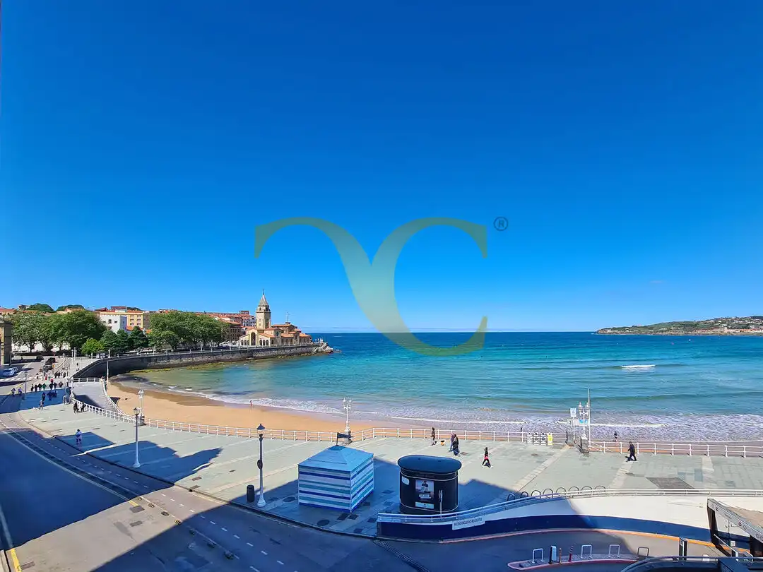 Vista exterior de Pis en venda en Gijón  amb Calefacció i Terrassa