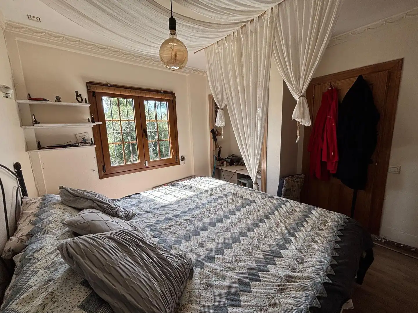 Dormitori de Casa o xalet en venda en Los Barrios amb Calefacció, Jardí privat i Jacuzzi