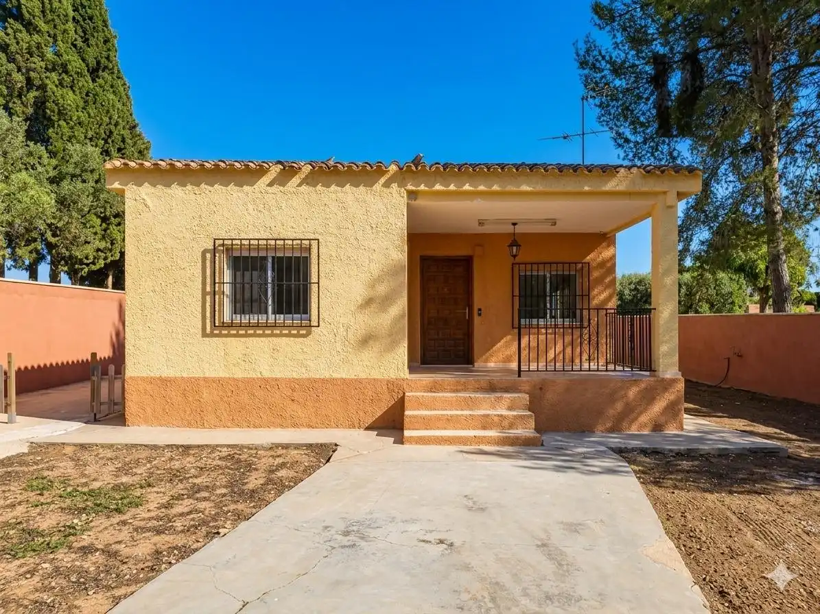 Vista exterior de Casa o chalet en venta en Llíria con Aire acondicionado, Jardín privado y Terraza