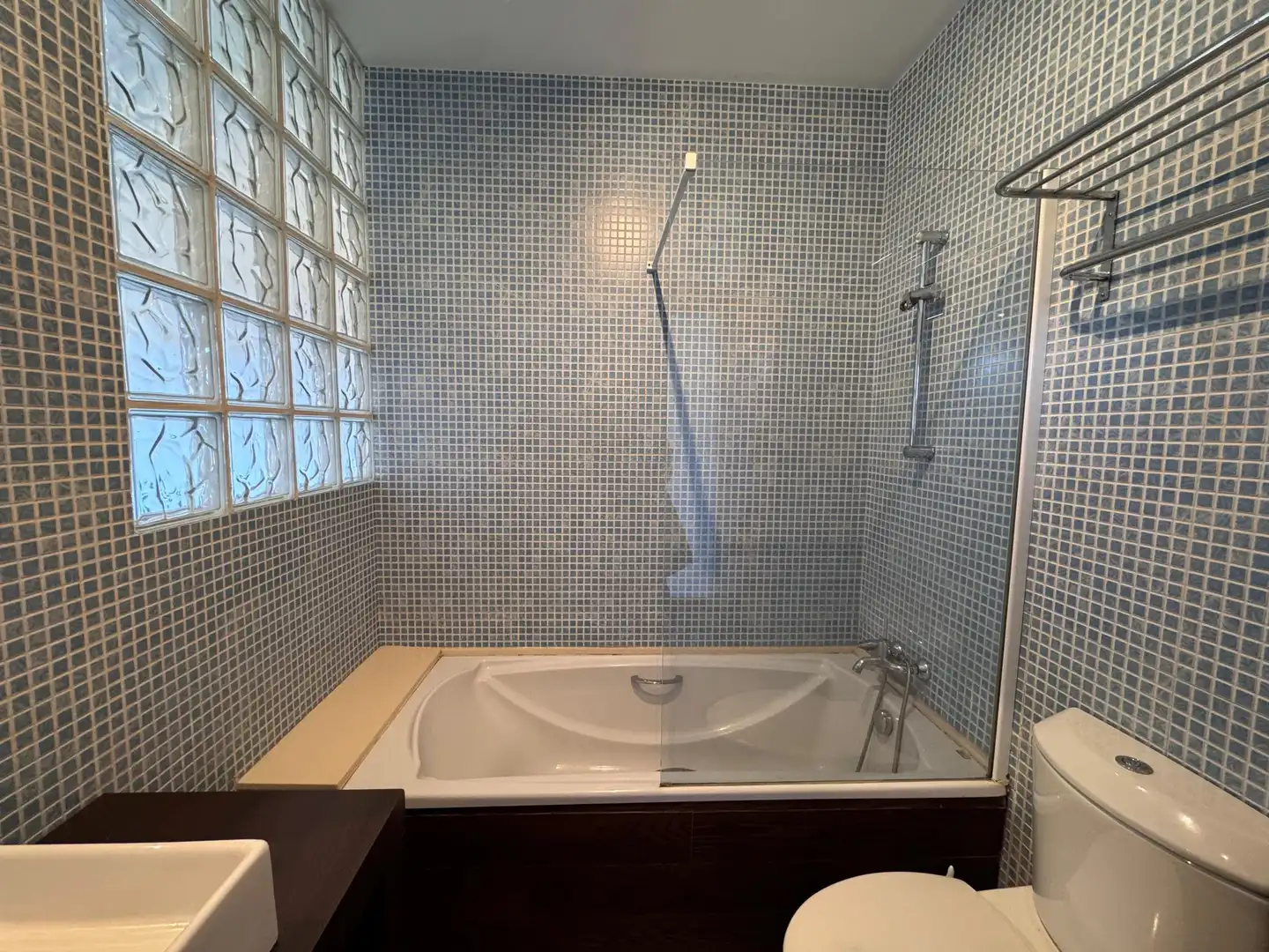 Baño de Casa adosada en venta en Santa Maria de Palautordera con Aire acondicionado, Calefacción y Terraza
