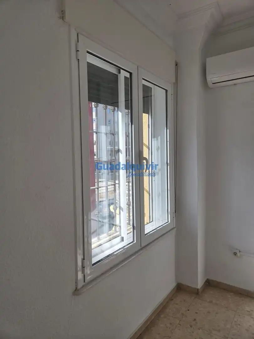 Wohnung zur Miete in EDUARDO DATO, La Buhaira