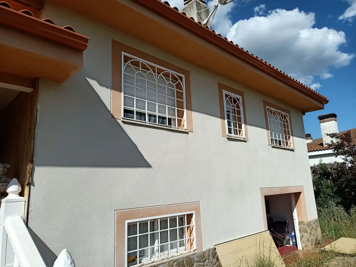 Außenansicht von Haus oder Chalet zum Verkauf in Nuevo Baztán mit Heizung, Privatgarten und Abstellraum