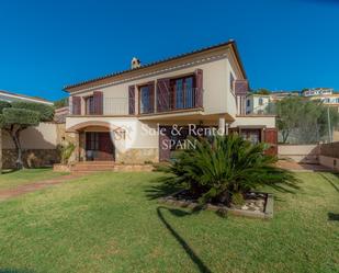 Vista exterior de Casa o xalet en venda en Blanes amb Calefacció, Jardí privat i Terrassa