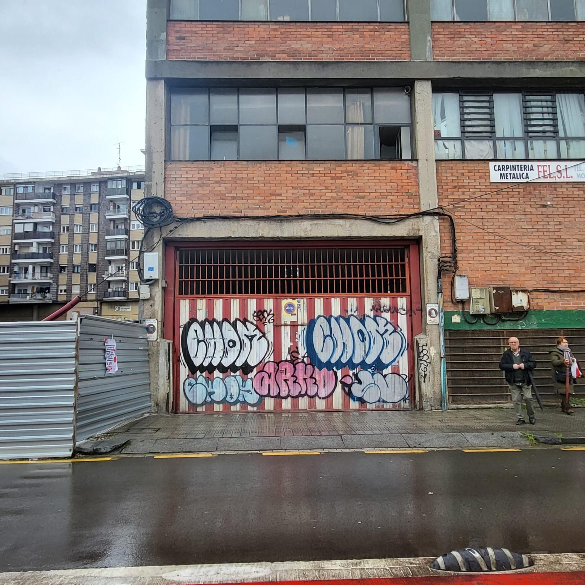 Vista exterior de Garatge en venda en Bilbao 