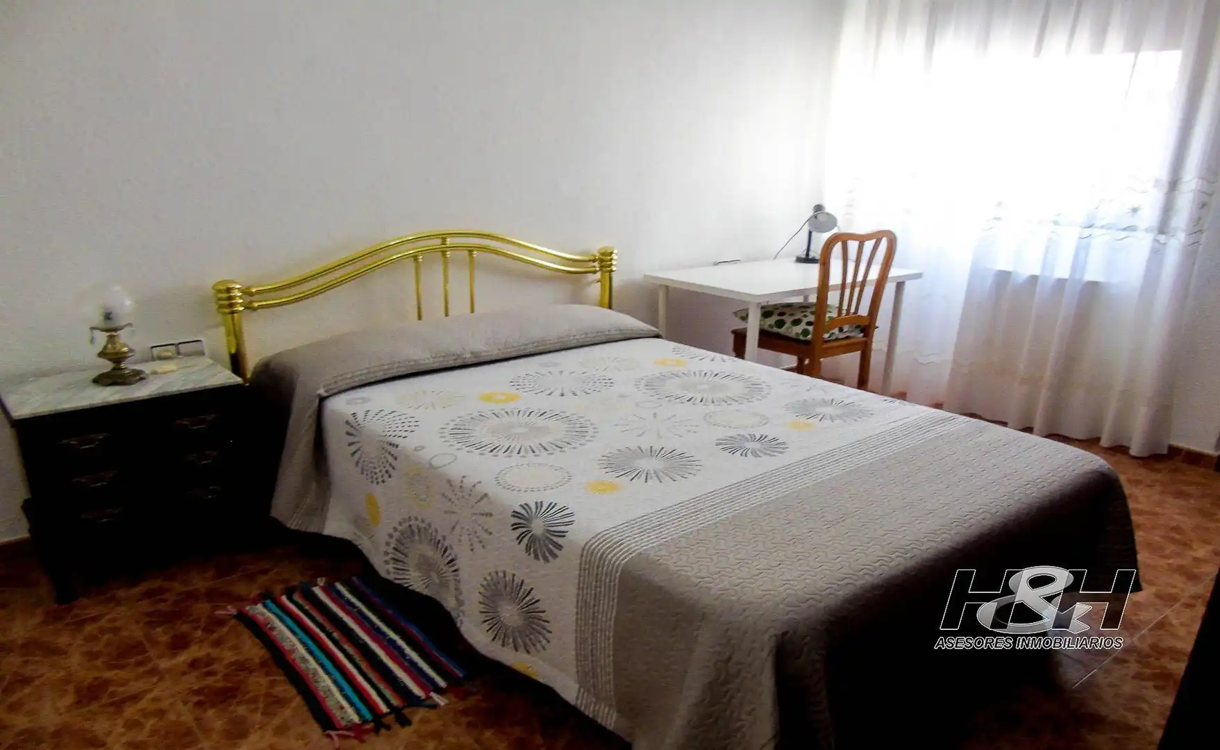 Schlafzimmer von Wohnung zur Miete in Burjassot mit Klimaanlage, Heizung und Möbliert