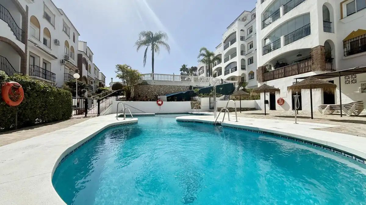 Schwimmbecken von Erdgeschoss zum Verkauf in Mijas mit Klimaanlage, Heizung und Privatgarten