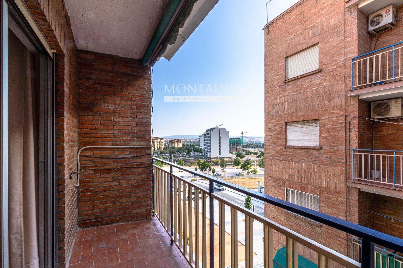 Exterior view of Flat to rent in  Granada Capital  with Furnished