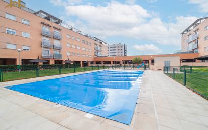 Swimming pool of Flat for sale in Fuenlabrada  with Air Conditioner, Heating and Terrace