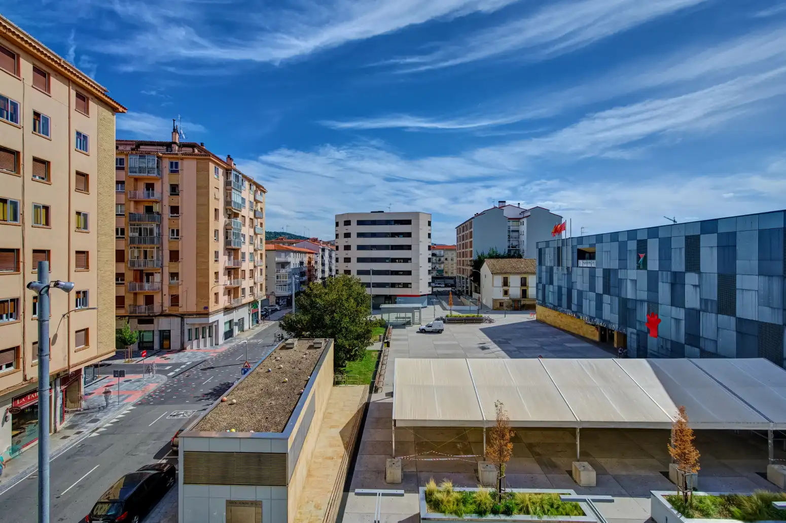 Vista exterior de Pis en venda en Burlada / Burlata amb Calefacció, Moblat i Balcó