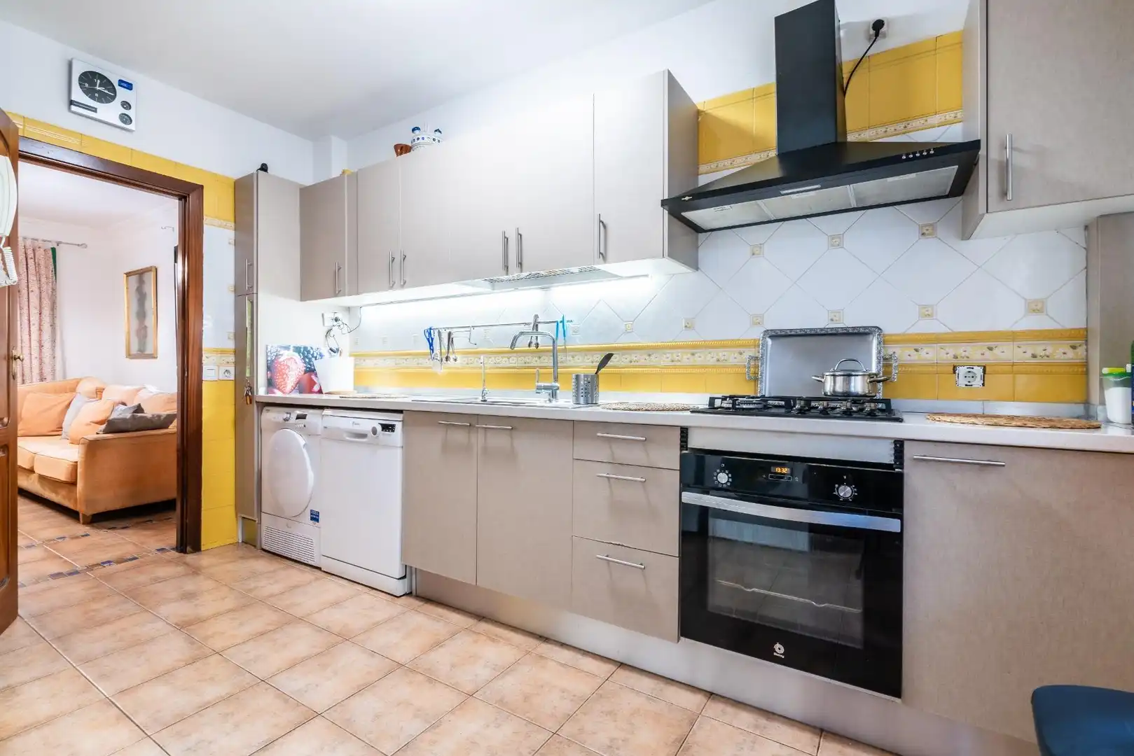Kitchen of Flat for sale in Adeje  with Private garden, Terrace and Balcony