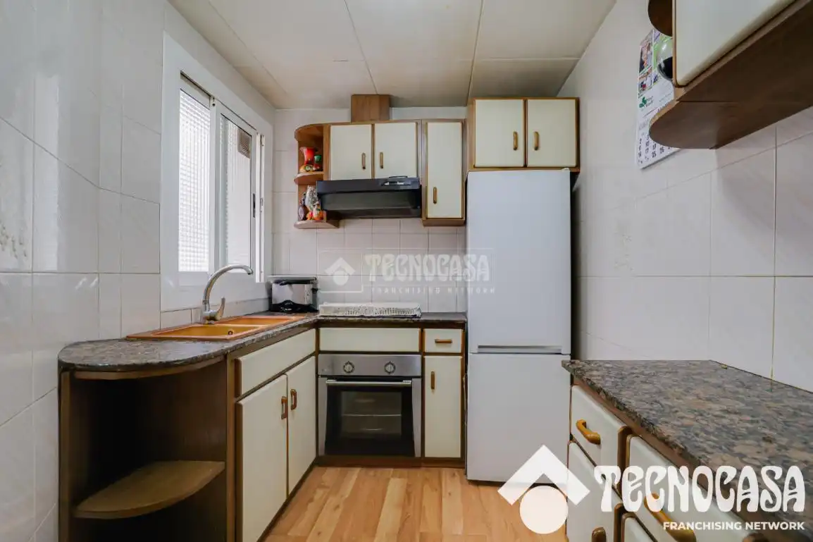 Cocina de Piso en venta en Santa Coloma de Gramenet