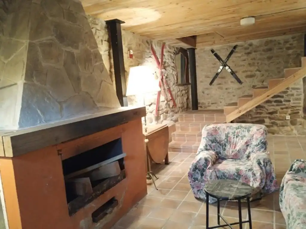 Casa adosada en venda en Pineda de la Sierra amb Calefacció