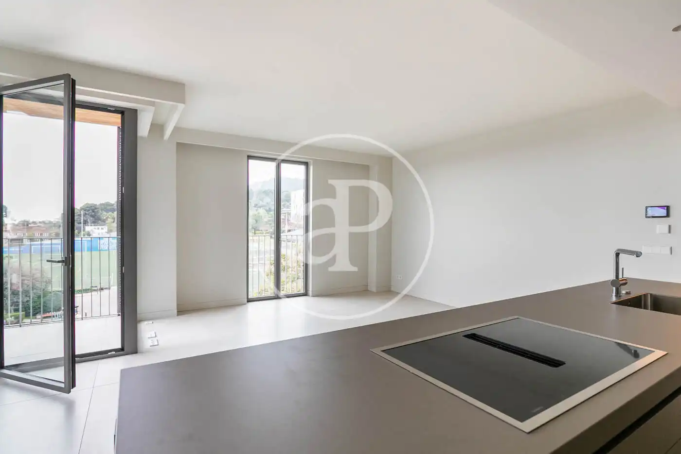 Außenansicht von Wohnung zur Miete in Barcelona mit Klimaanlage, Heizung und Privatgarten