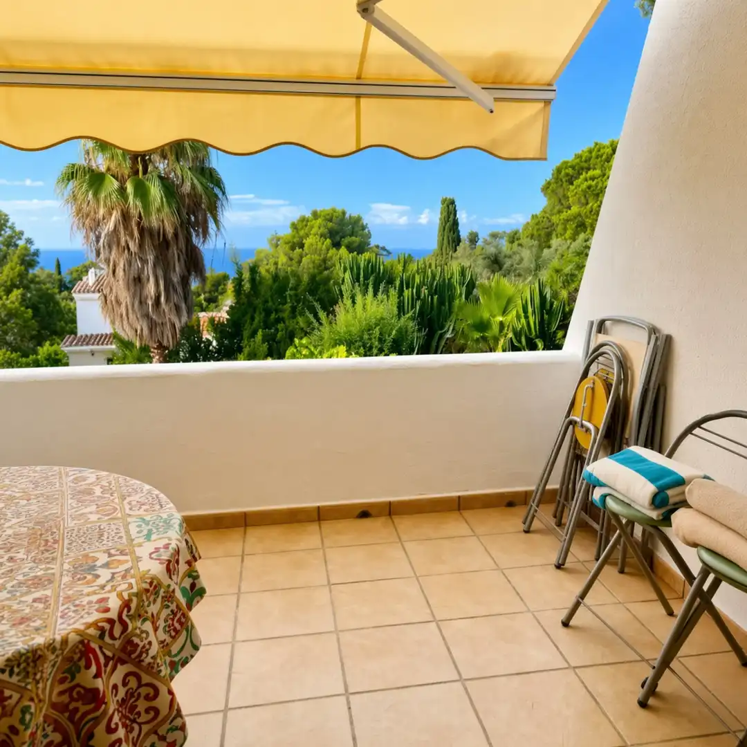 Terrasse von Wohnung zum Verkauf in Estepona mit Klimaanlage, Terrasse und Möbliert