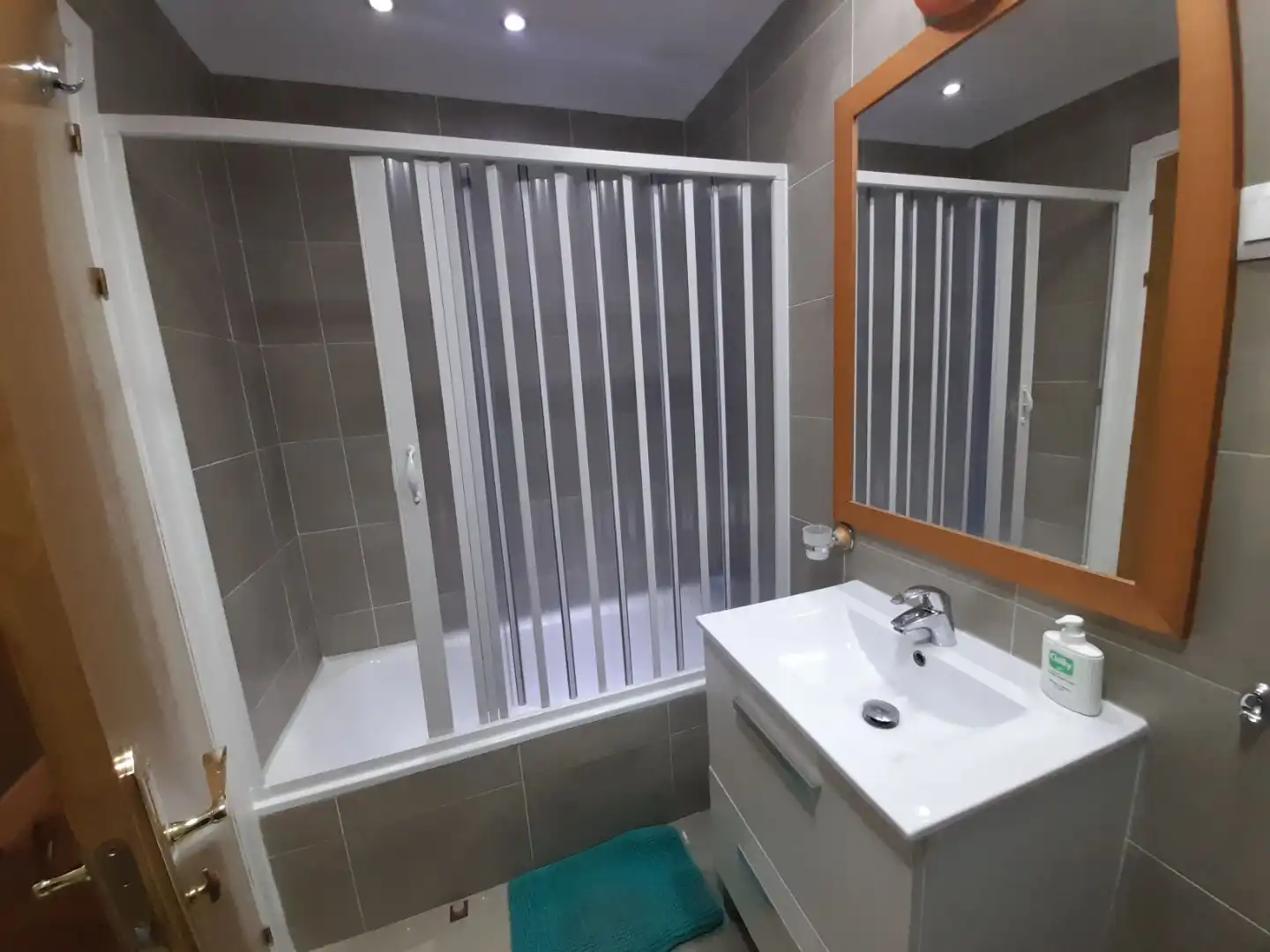 Badezimmer von Wohnung zur Miete in Loiola