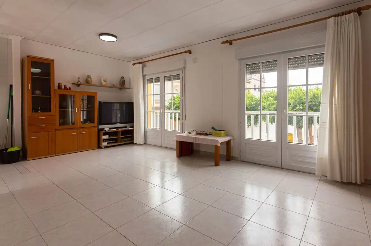 Casa bifamiliare con terrazza in vendita a Carrer Sant Felip