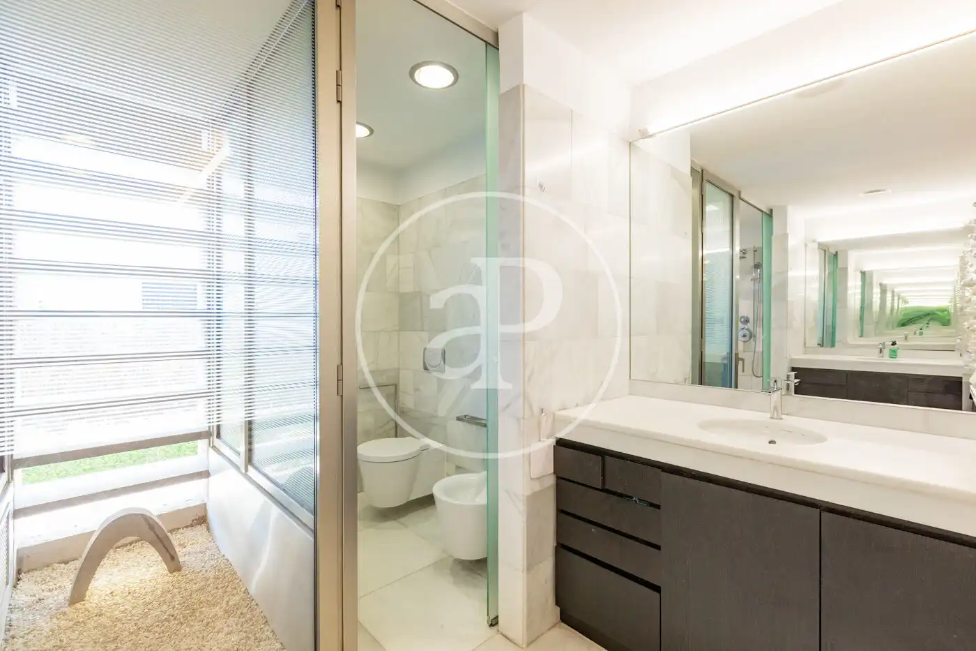 Bathroom of Houses for sale in Madrid  with Air Conditioner, Heating and Private garden