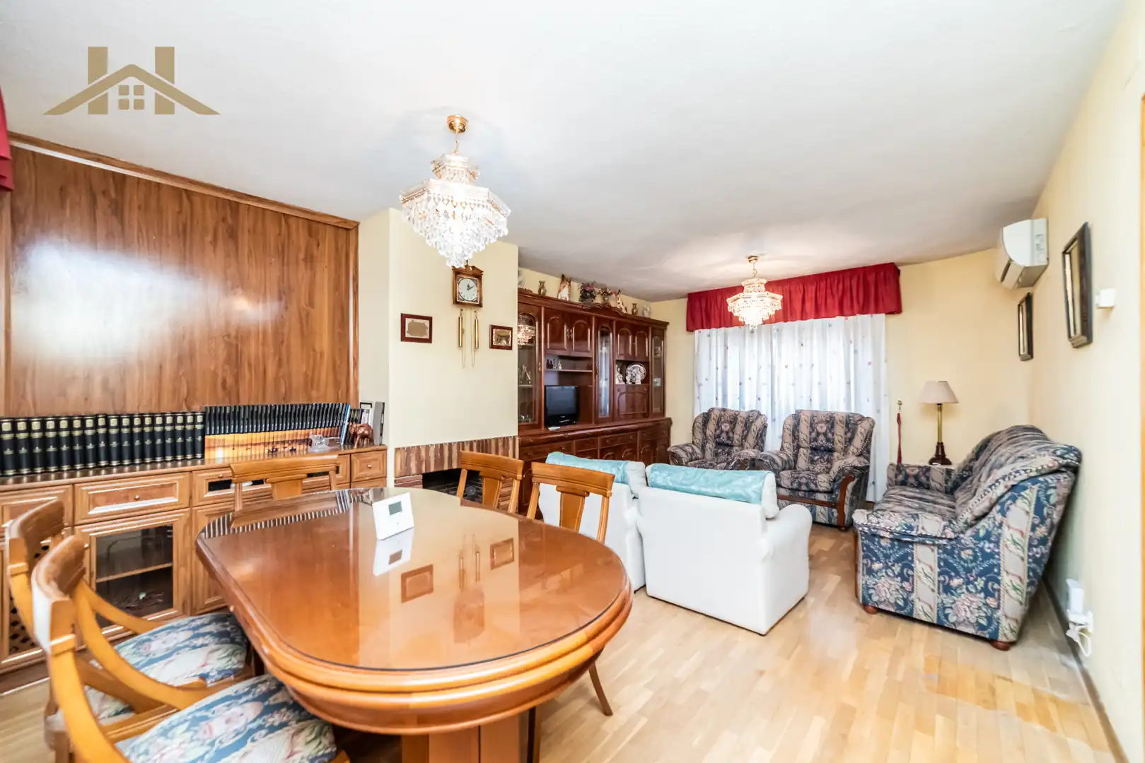 Sala de estar de Casa adosada en venta en Navalcarnero con Aire acondicionado, Calefacción y Jardín privado
