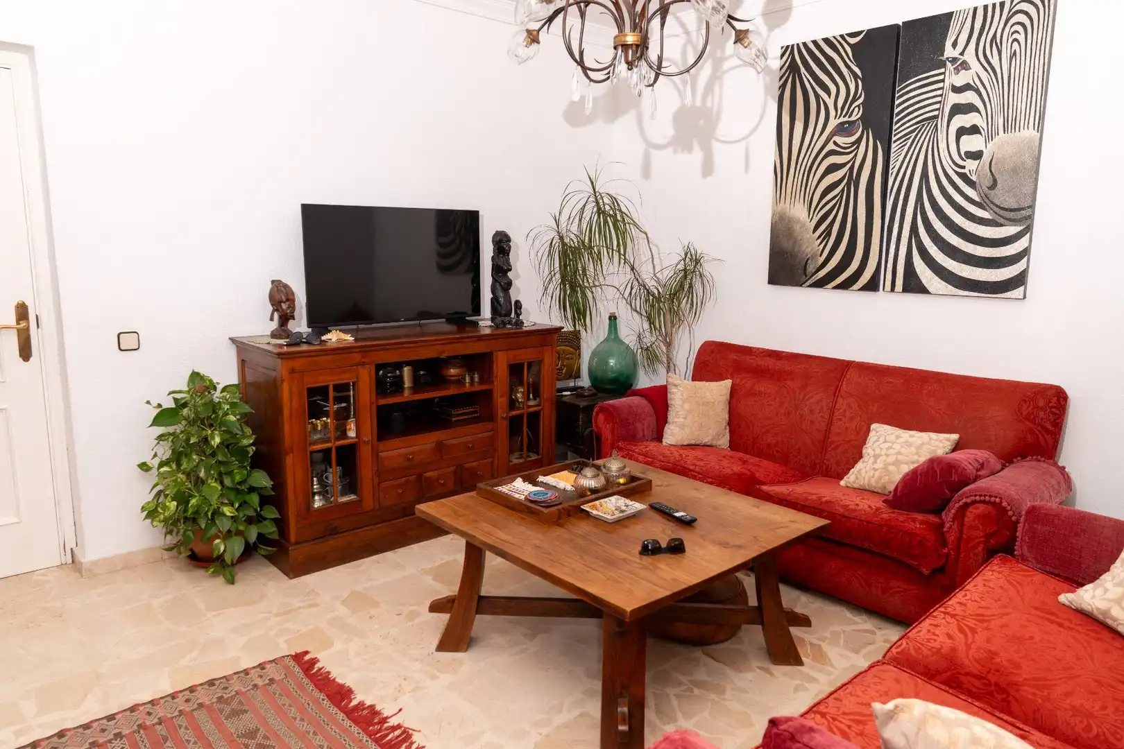 Sala de estar de Casa adosada en venta en Almonte con Terraza, Trastero y Balcón