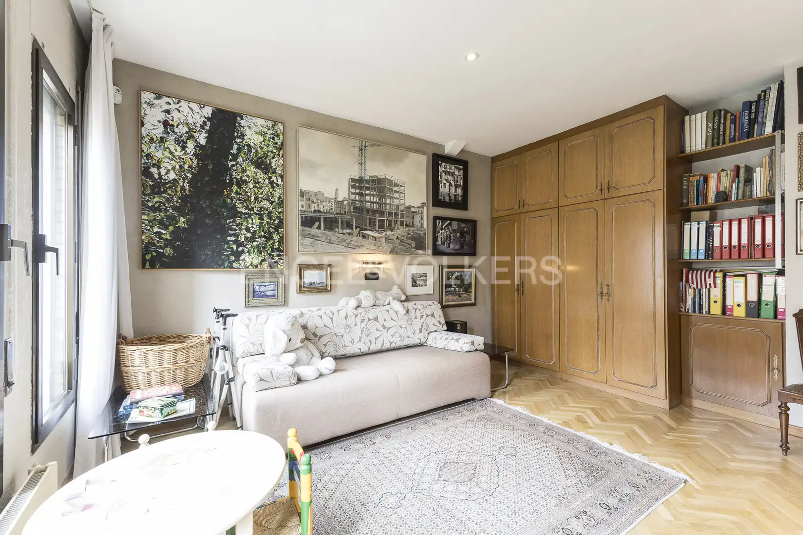 Einfamilien-Reihenhaus zum Verkauf in Barcelona mit Heizung, Privatgarten und Parkett