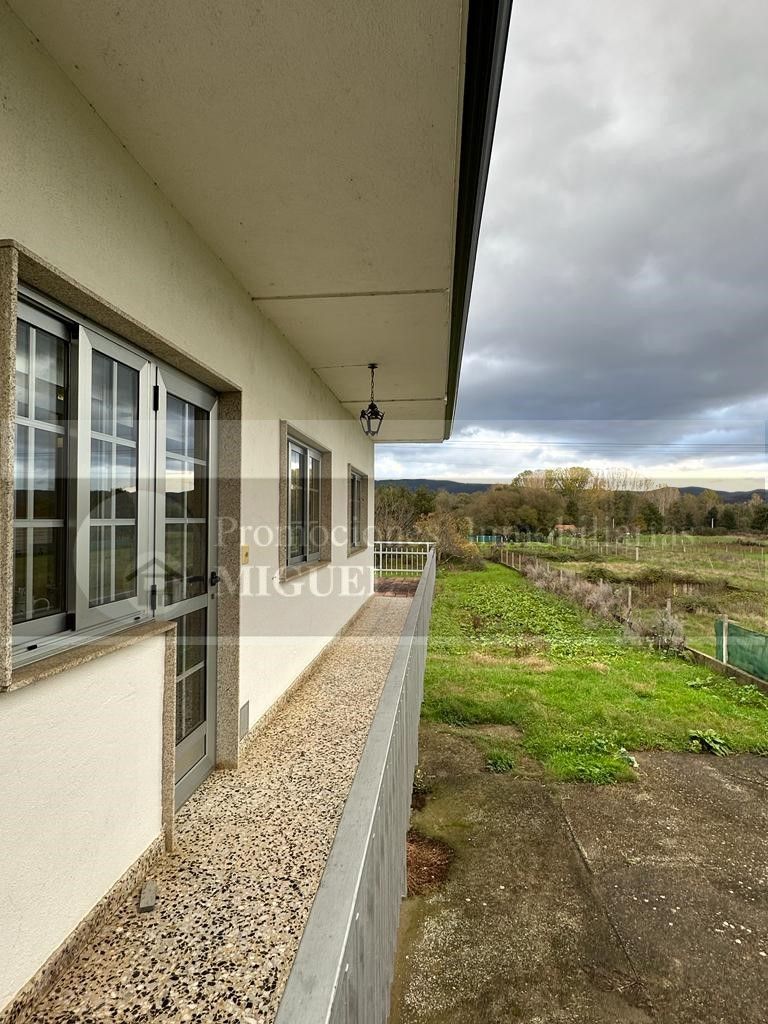 Vista exterior de Casa o xalet en venda en Verín amb Calefacció, Jardí privat i Terrassa