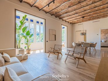 Apartament amb ascensor en venda a Gran Via de les Corts Catalanes