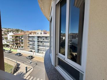 Apartament amb balcó en venda a Carrer de Blasco Ibáñez 15