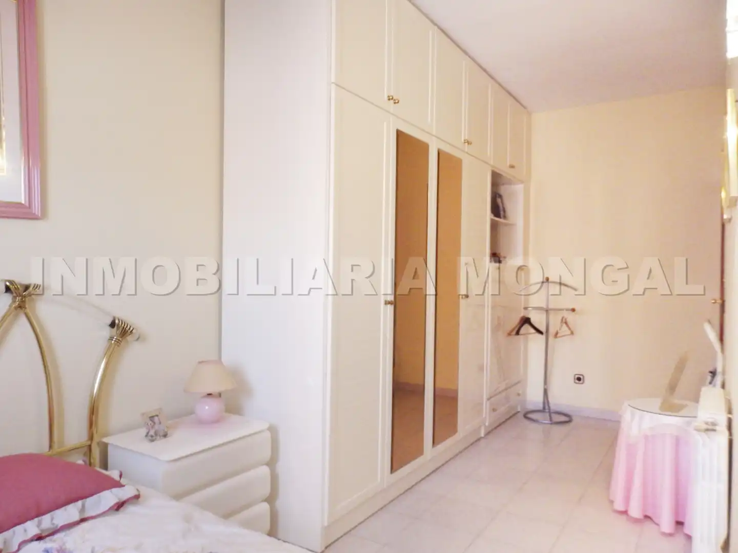 Casa a schiera con terrazza in vendita a Carrer de l'Abat Escarré, imagen 37