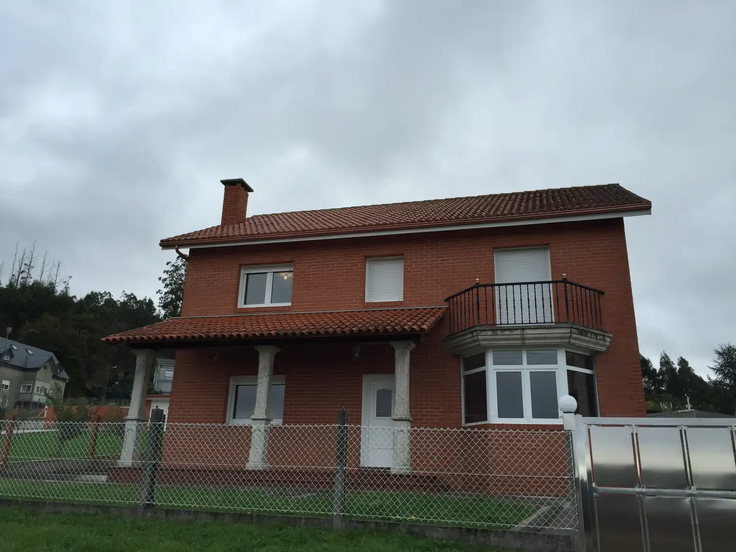 Vista exterior de Casa o xalet en venda en Santiago de Compostela 