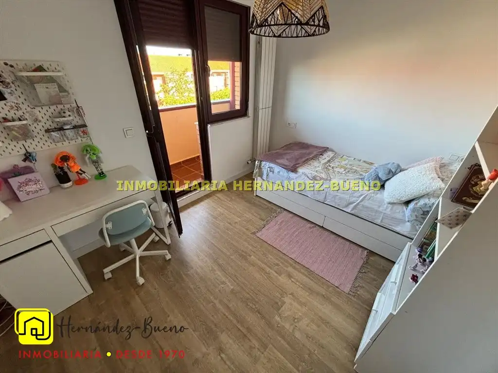 Habitación de Dúplex de alquiler en Salamanca con Calefacción, Terraza y Piscina