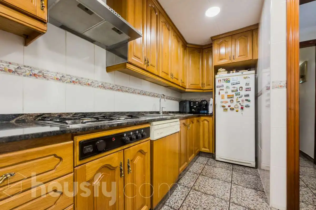 Kitchen of Houses for sale in Santa Coloma de Gramenet  with Air Conditioner, Heating and Private garden